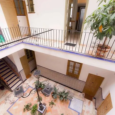 Modern In Centre Apartment *